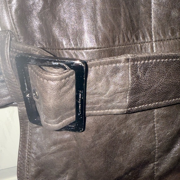 Women's Brown Leather Jacket - Picture 3 of 7